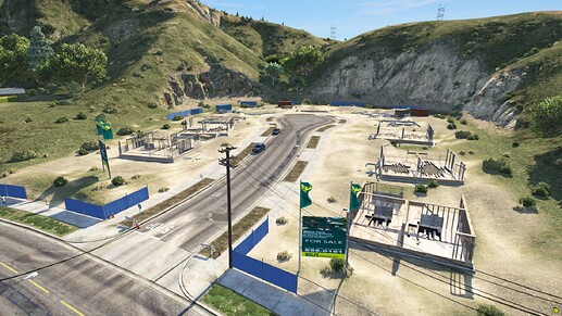 Mirror Park Hood thumbnail 2